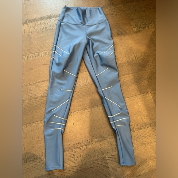 ALO blue and silver air lift pants - Picture 4 of 4